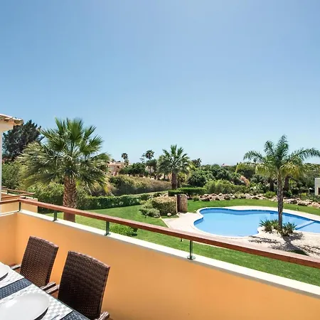Apartment Beautiful Two Bedroom With Roof Terrace