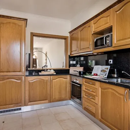 Beautiful Two Bedroom With Roof Terrace Apartment Carvoeiro (Lagoa)