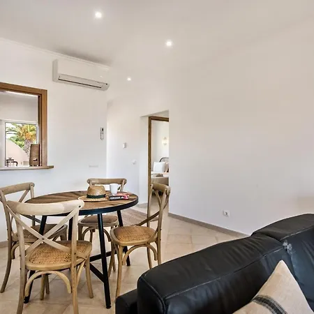 Apartment Beautiful Two Bedroom With Roof Terrace *
